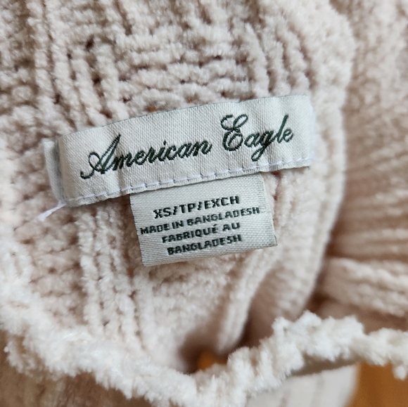 American Eagle mock neck cropped sweater size xs NWOT - Picture 3 of 6